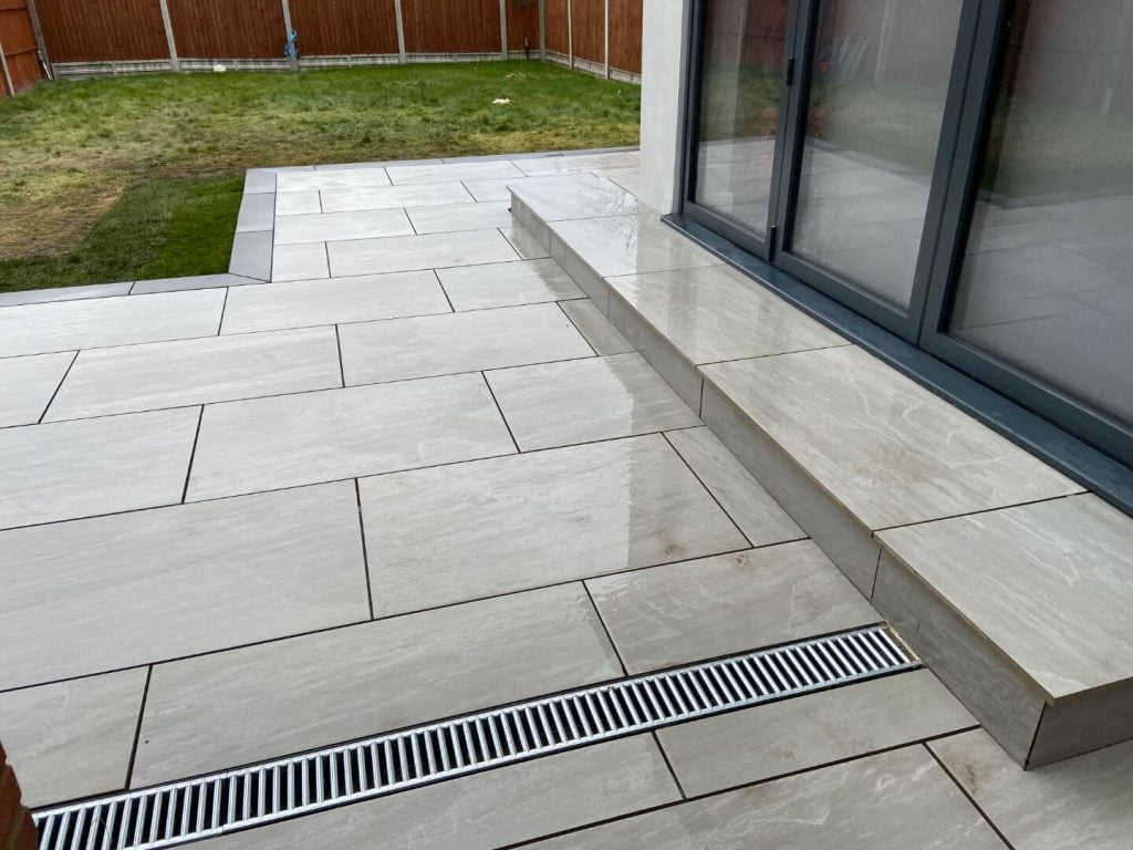 Porcelain patio and steps